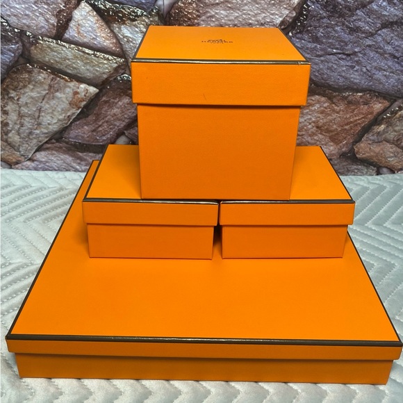 AUTHENTIC HERMES GIFT BOXES - Picture 2 of 15